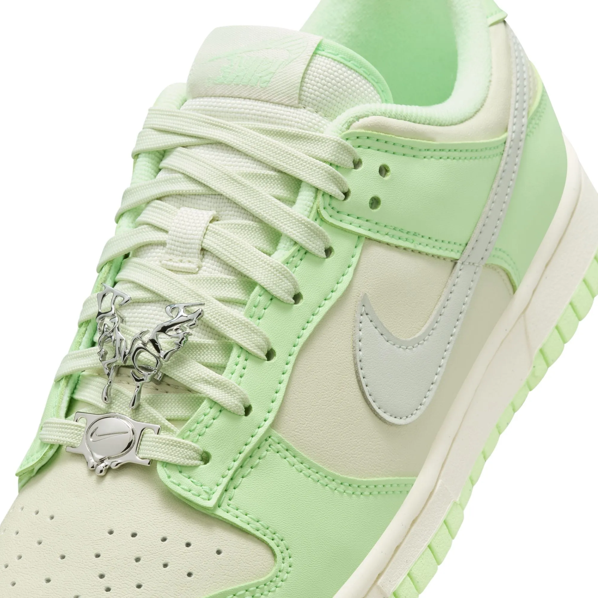 Women's  Nike Dunk Low - SEA GLASS/LIGHT SILVER-VAPOR GREEN-SAIL